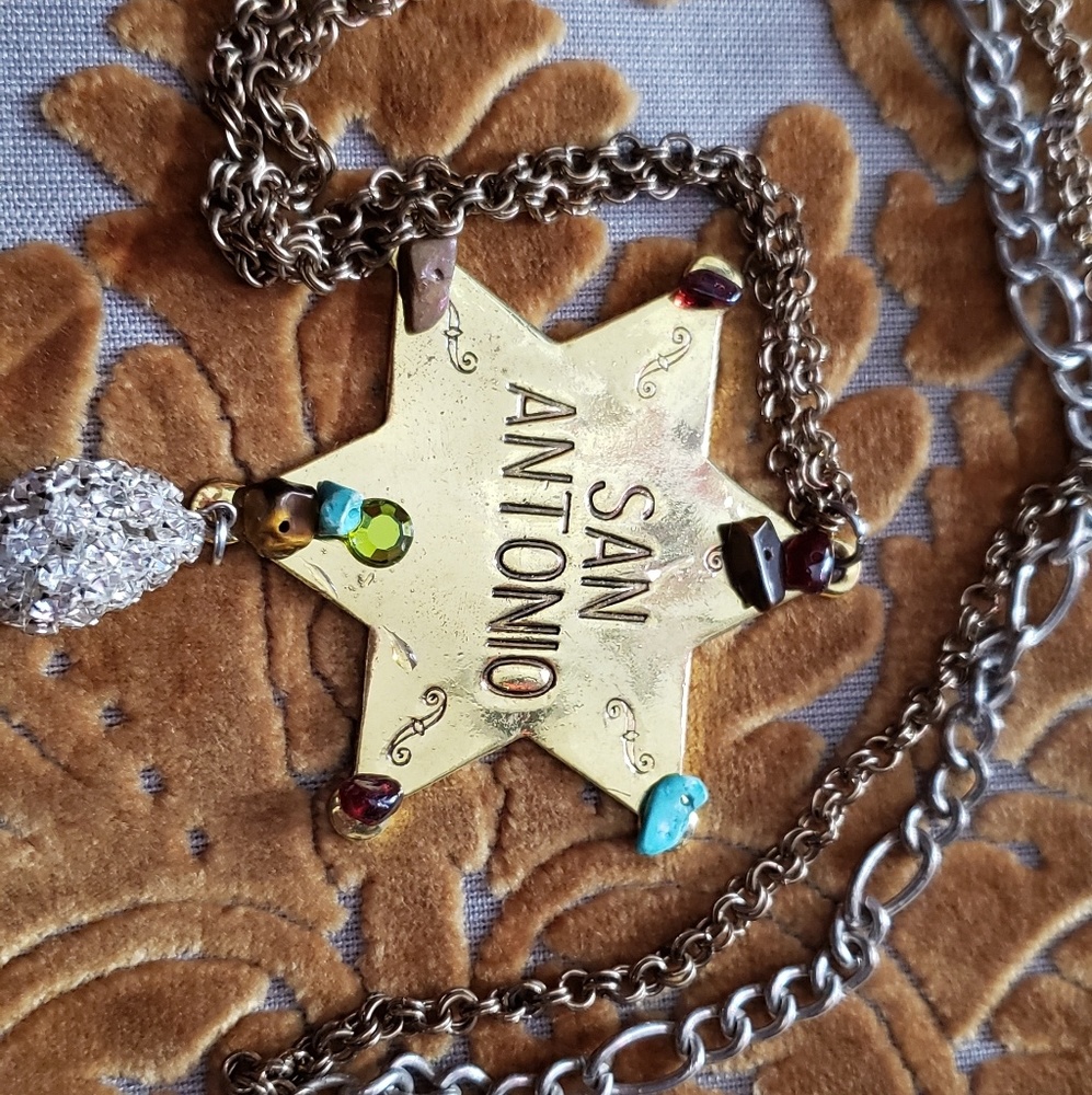 Necklace - Picture 2 of 3